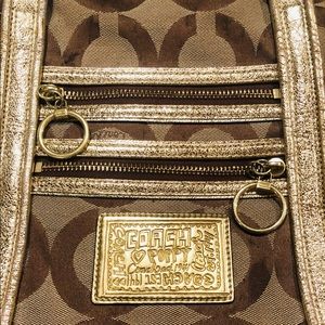 Coach - Poppy handbag. Tan bag with gold straps